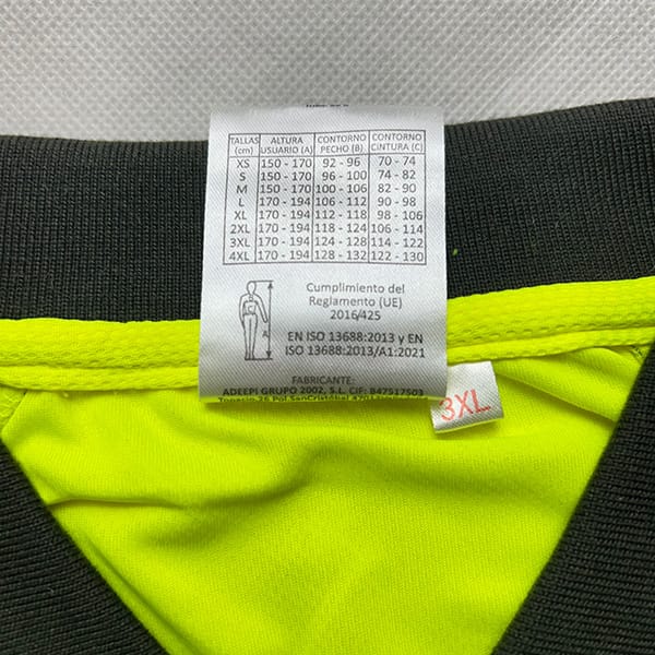 hi vis polo shirt collar tag with size chart and EN ISO 20471 compliance label