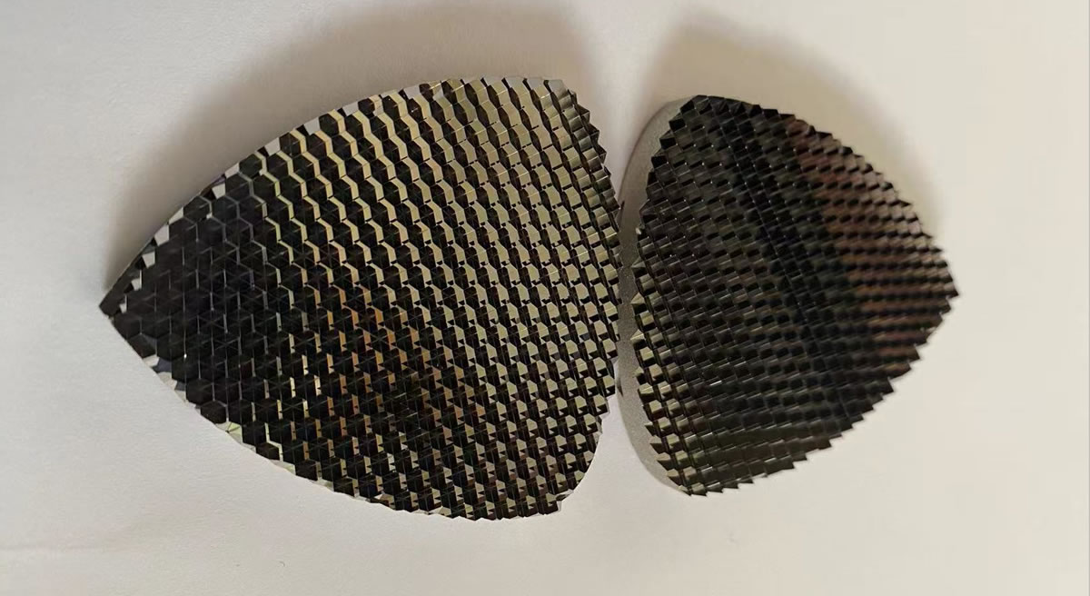 reflector mold core for hard plastic pedestrian safety reflectors